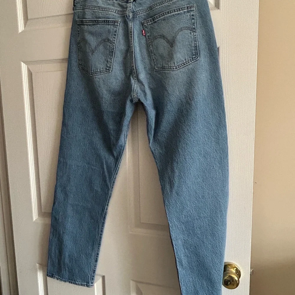 Levi's Wedgie Straight Jeans - NWOT - Size 32 x 30 - Picture 3 of 9